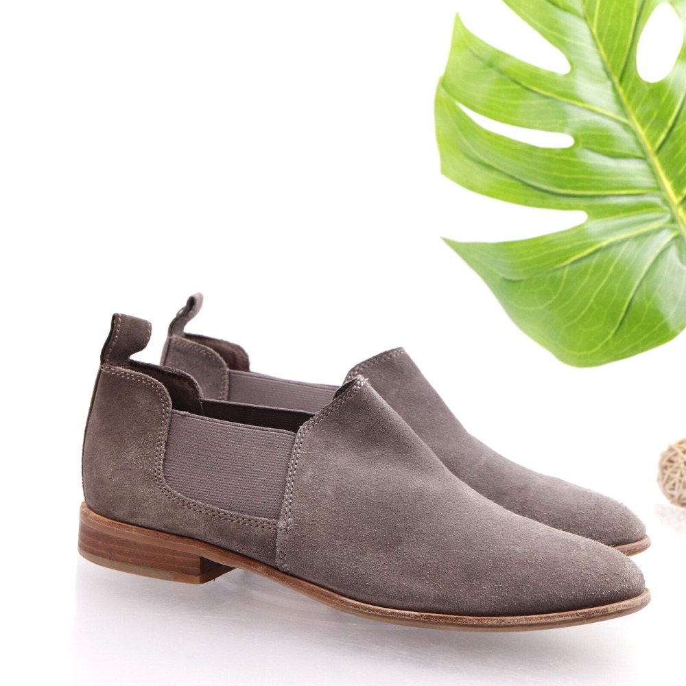 GH Bass Womens Brooke Chelsea Boots Size 9.5 Gray Suede Pull On Comfort Booties